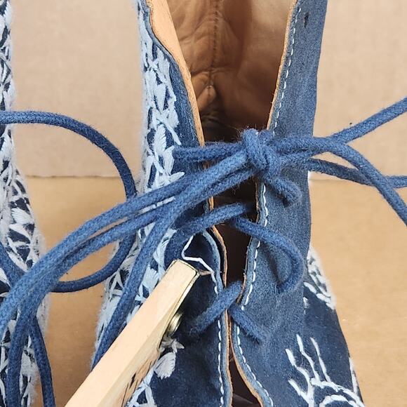 Free People Blue Gansvoort Embroidered Suede Hi Top Moccasin Sneaker Women’s 6 - Picture 12 of 15